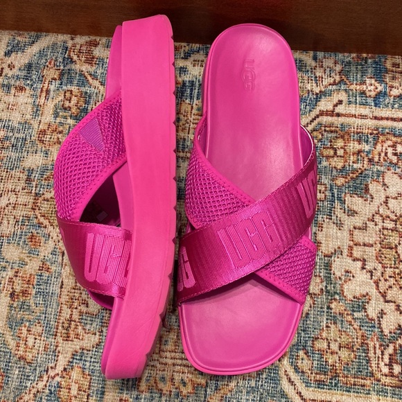 UGG platform slides hot pink size 8 - Picture 2 of 4